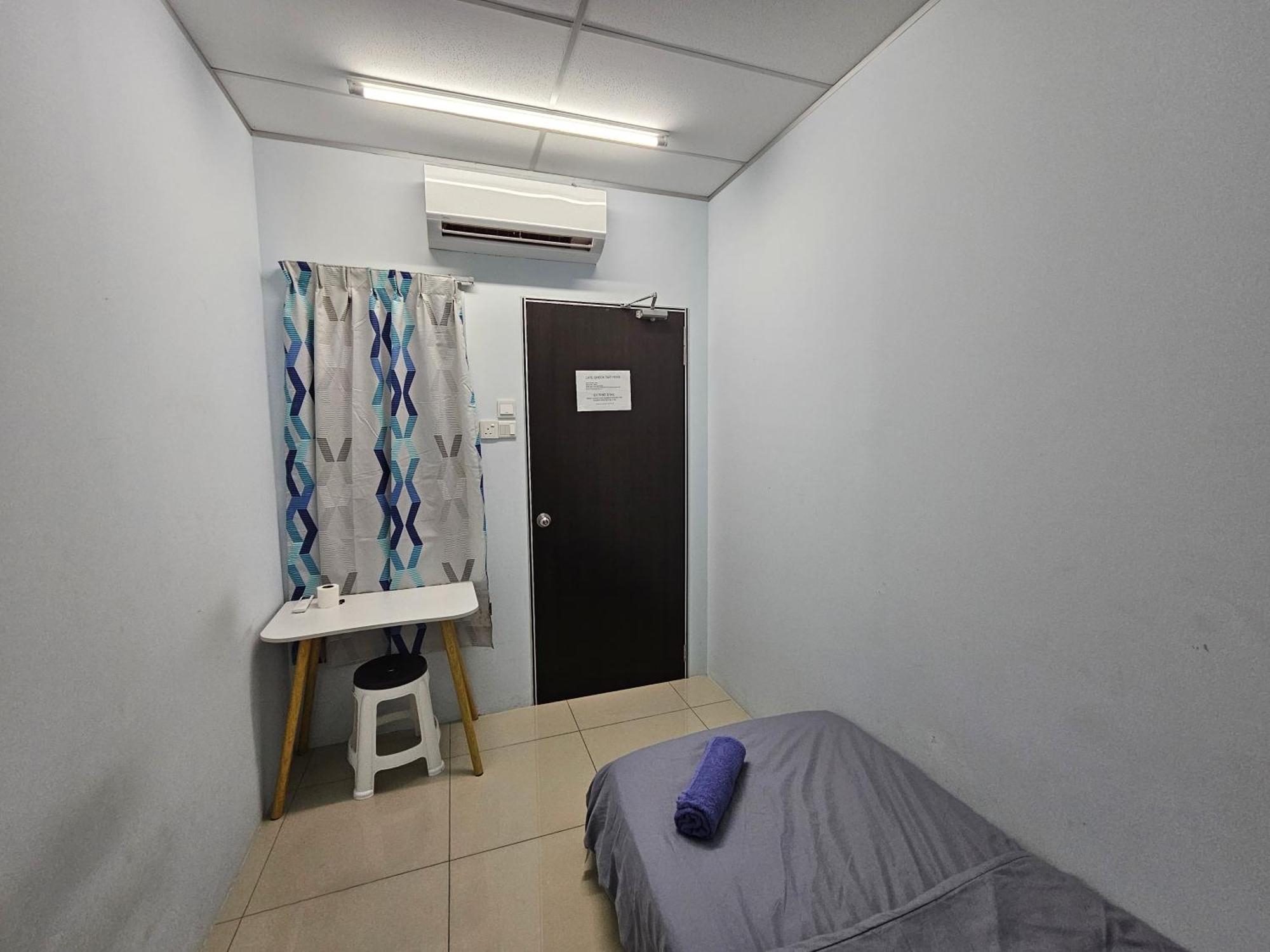 Color Mixed Home Hostel 乔治敦 外观 照片