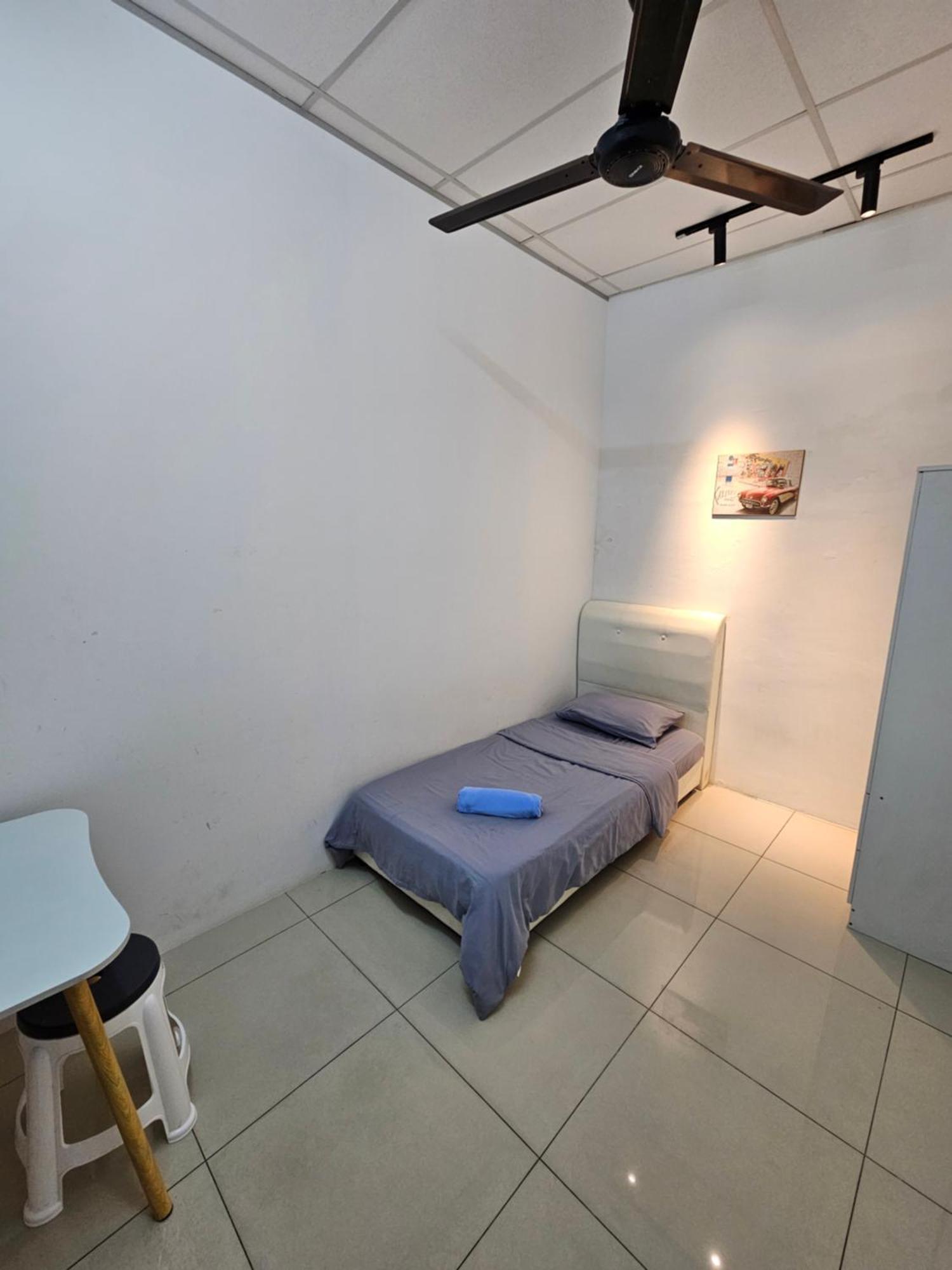 Color Mixed Home Hostel 乔治敦 外观 照片