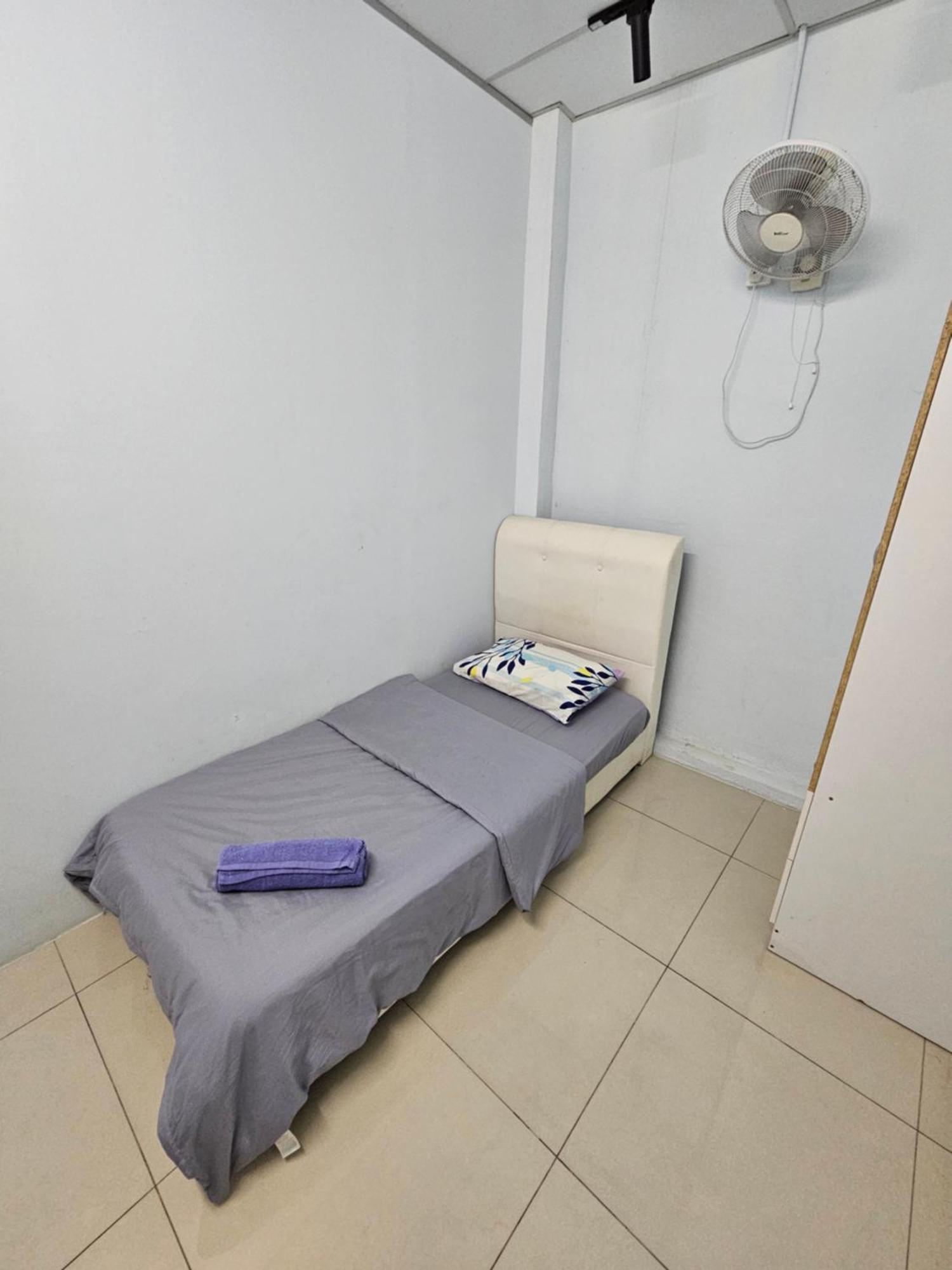 Color Mixed Home Hostel 乔治敦 外观 照片