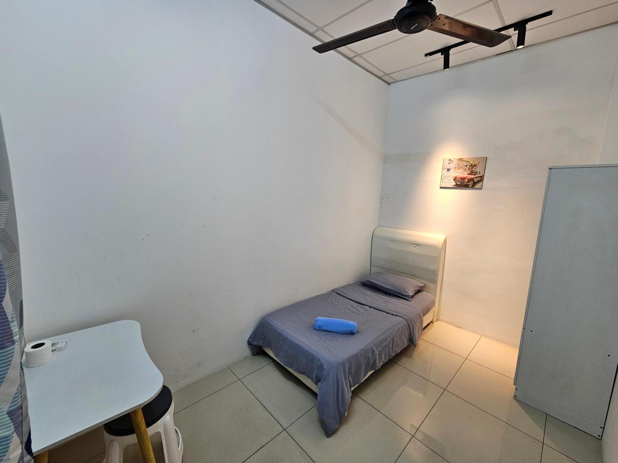 Color Mixed Home Hostel 乔治敦 外观 照片
