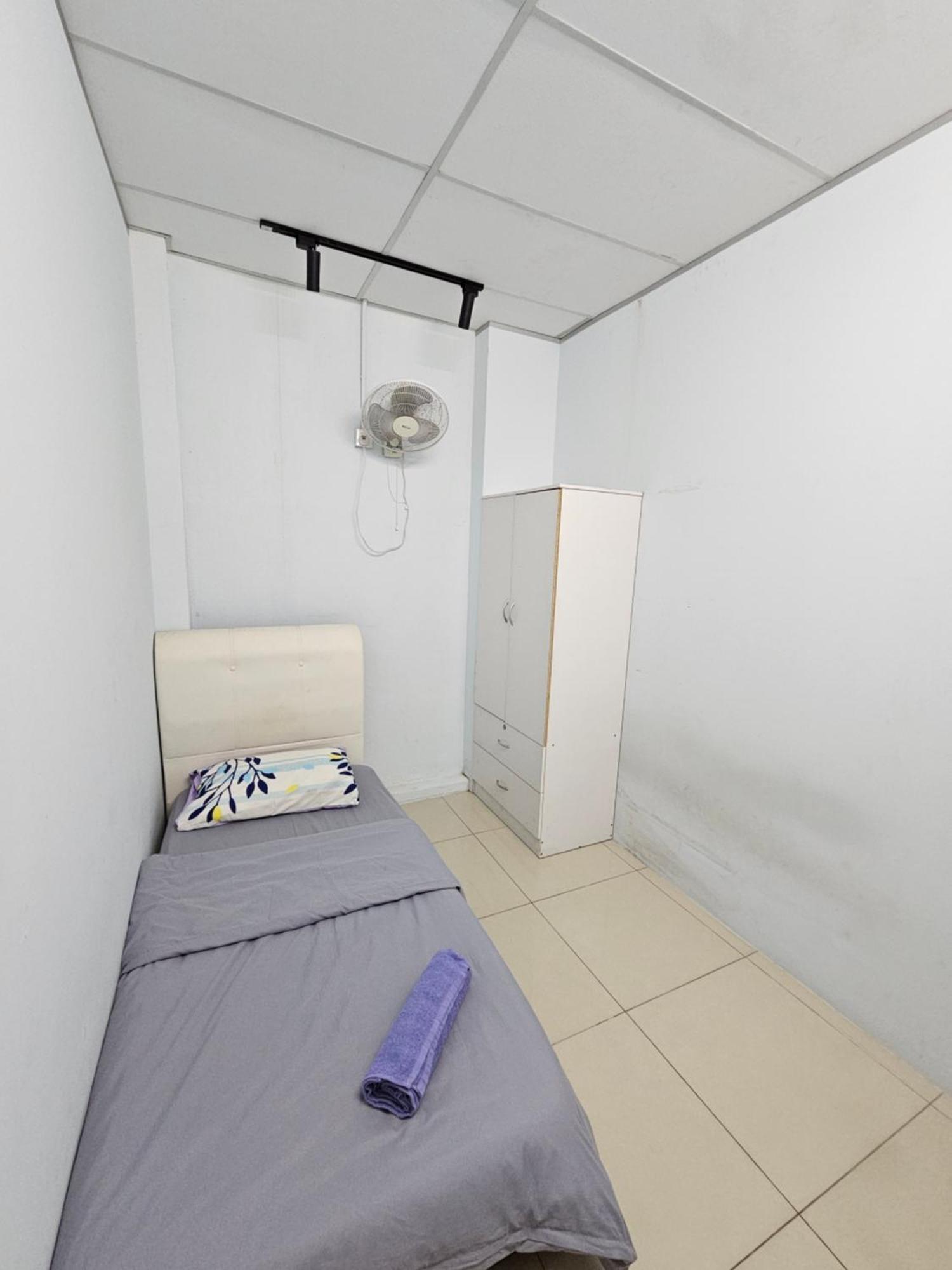 Color Mixed Home Hostel 乔治敦 外观 照片