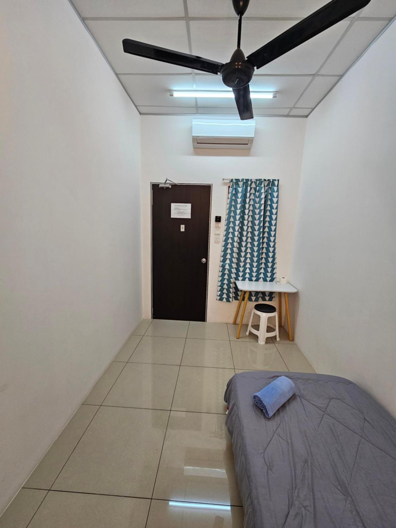 Color Mixed Home Hostel 乔治敦 外观 照片