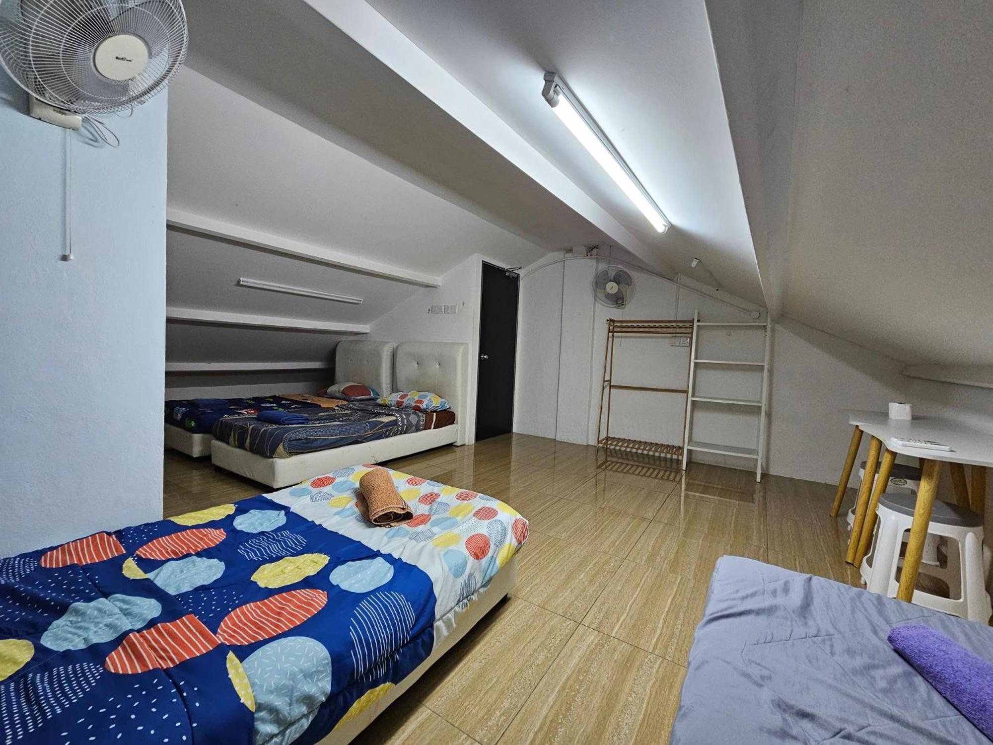 Color Mixed Home Hostel 乔治敦 外观 照片