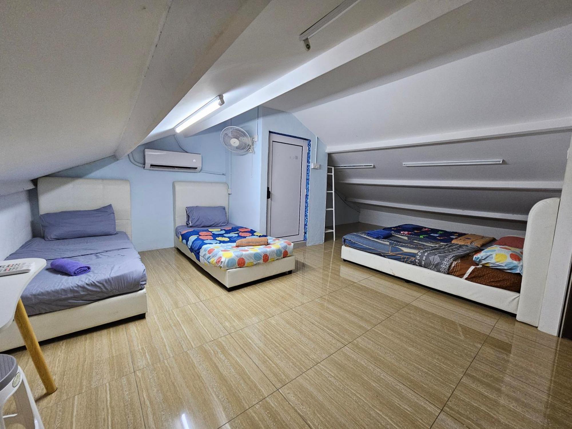 Color Mixed Home Hostel 乔治敦 外观 照片