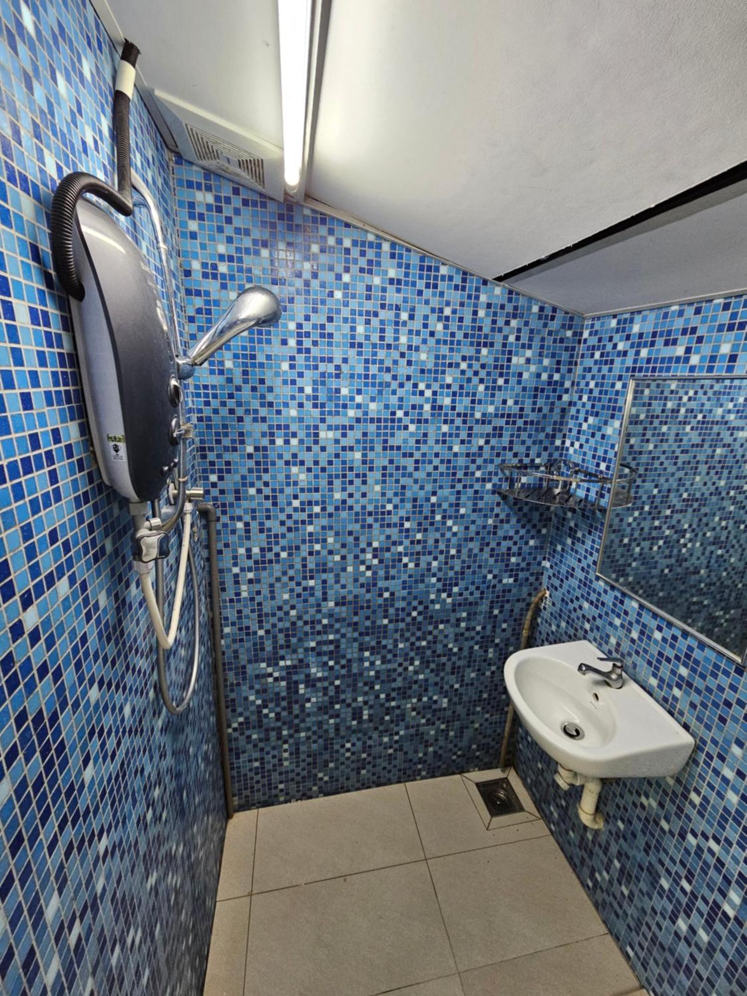 Color Mixed Home Hostel 乔治敦 外观 照片