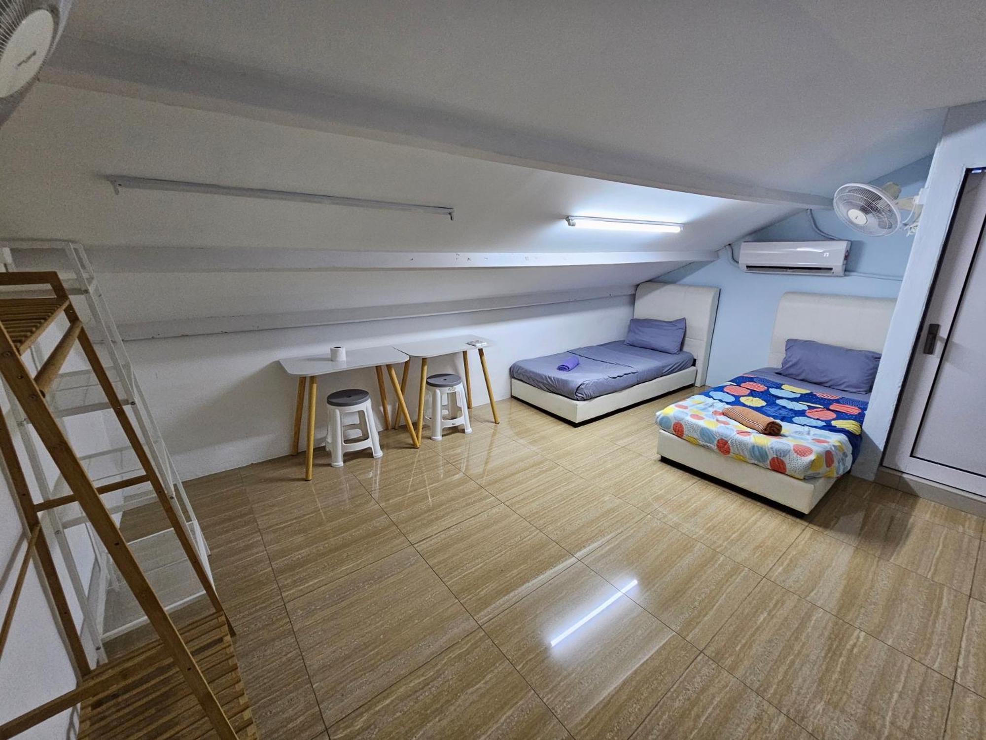 Color Mixed Home Hostel 乔治敦 外观 照片