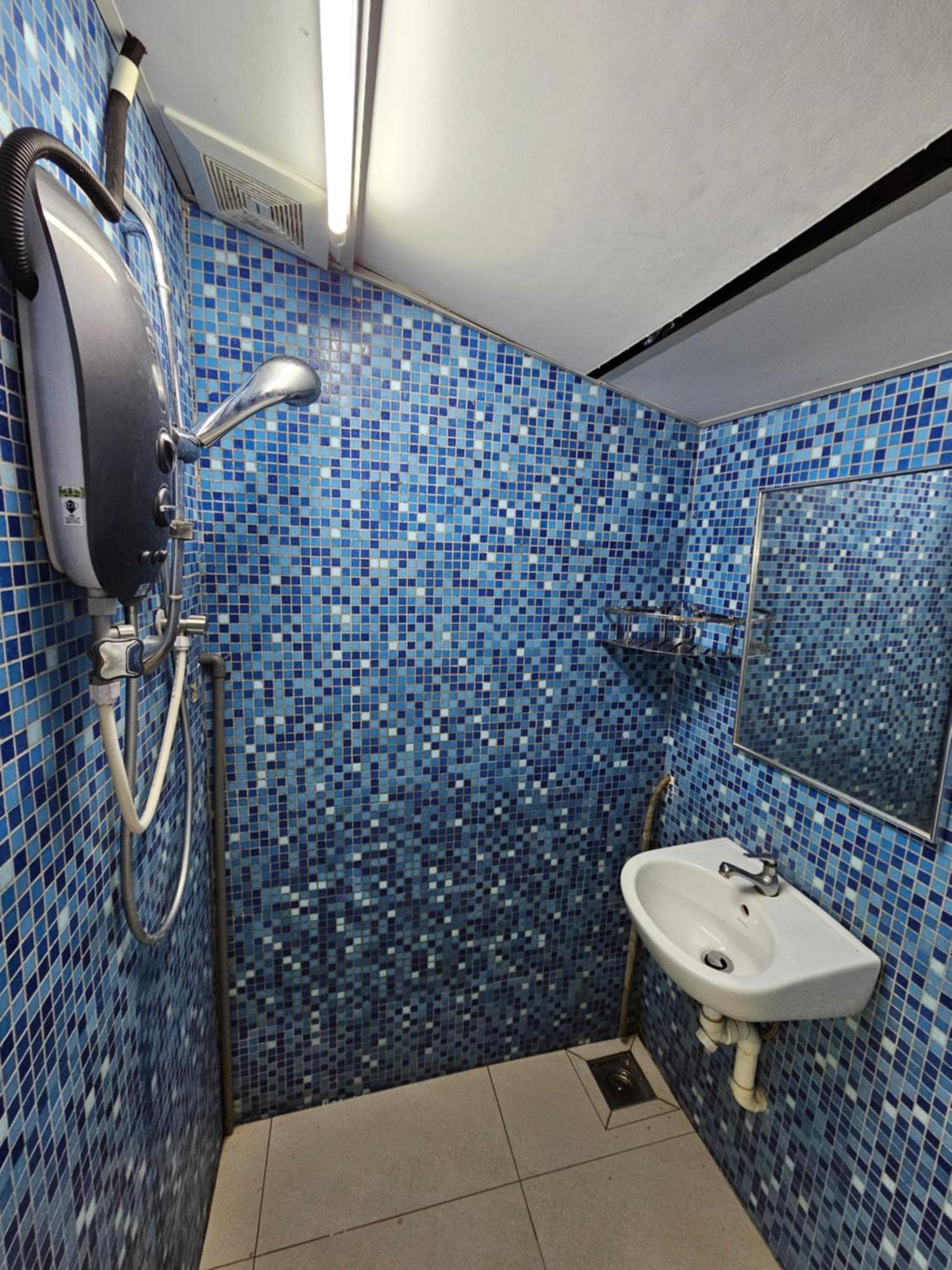 Color Mixed Home Hostel 乔治敦 外观 照片