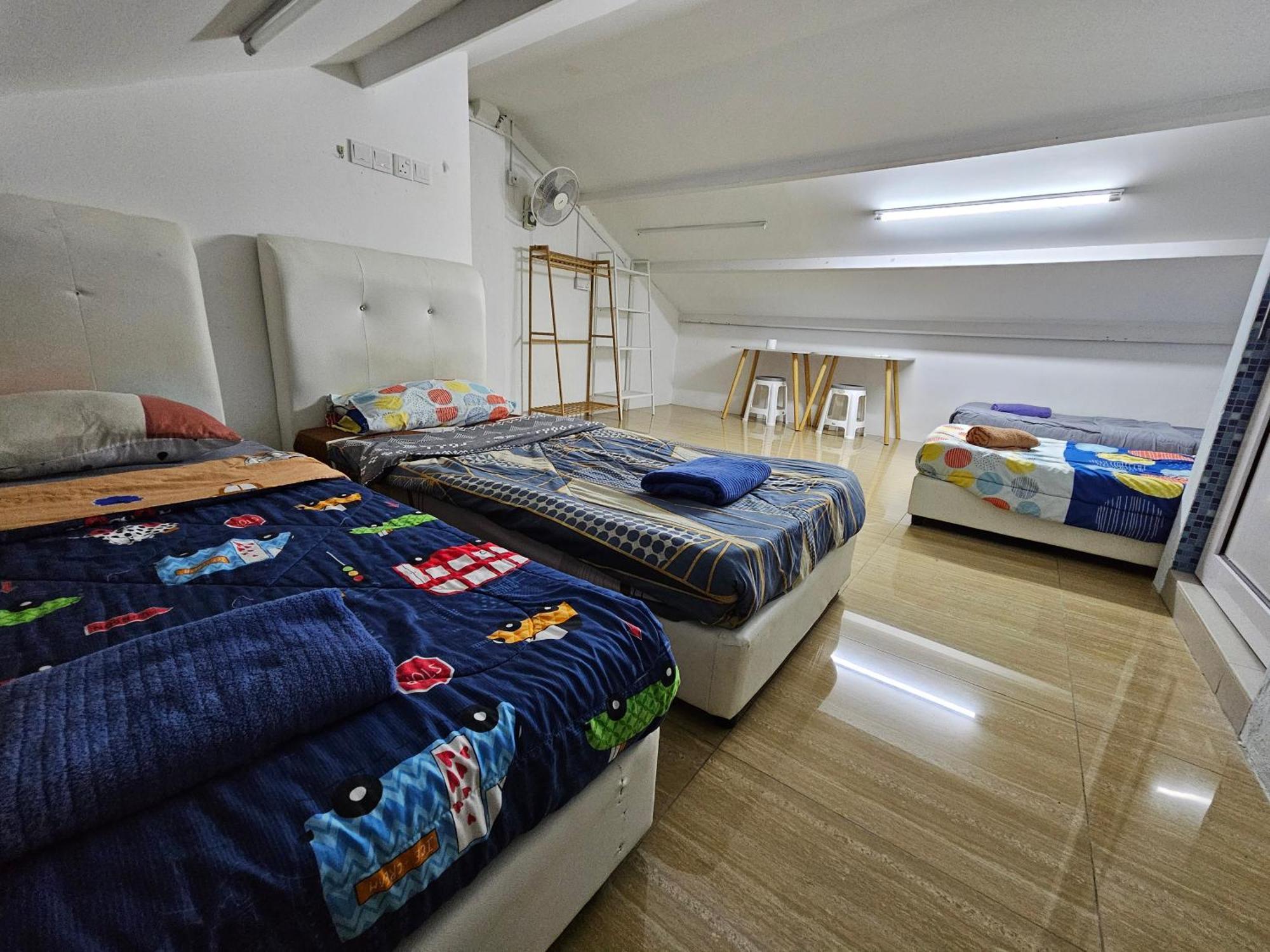 Color Mixed Home Hostel 乔治敦 外观 照片