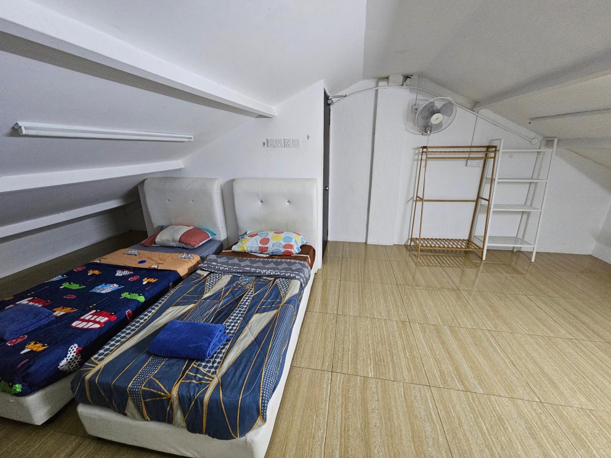 Color Mixed Home Hostel 乔治敦 外观 照片